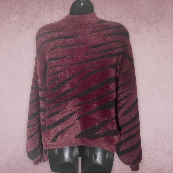 Catherine Malandrino Soft Plush Plum Black Zebra Long Sleeve Top Size Large - Picture 4 of 11